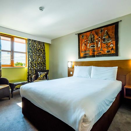 Chessington Safari Hotel Exteriér fotografie