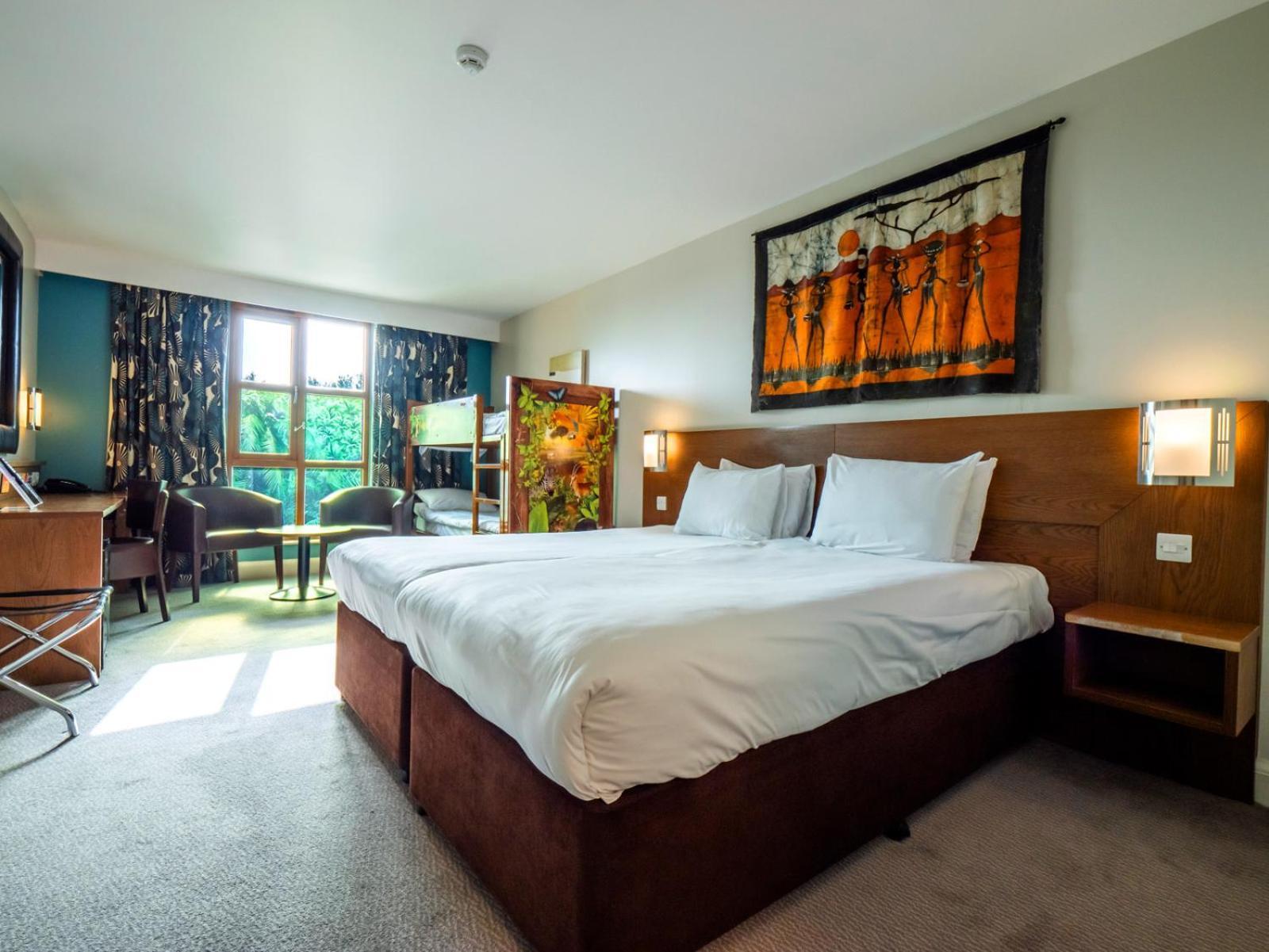 Chessington Safari Hotel Exteriér fotografie